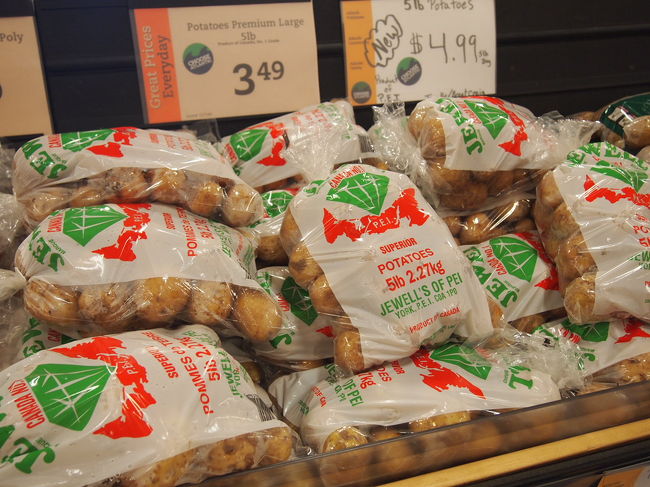 ジャガイモ！！島の人は本当にポテトが大好きなようで、朝も昼も夜も毎日ポテトでもいいくらいだそう。とっても美味しいポテトです。