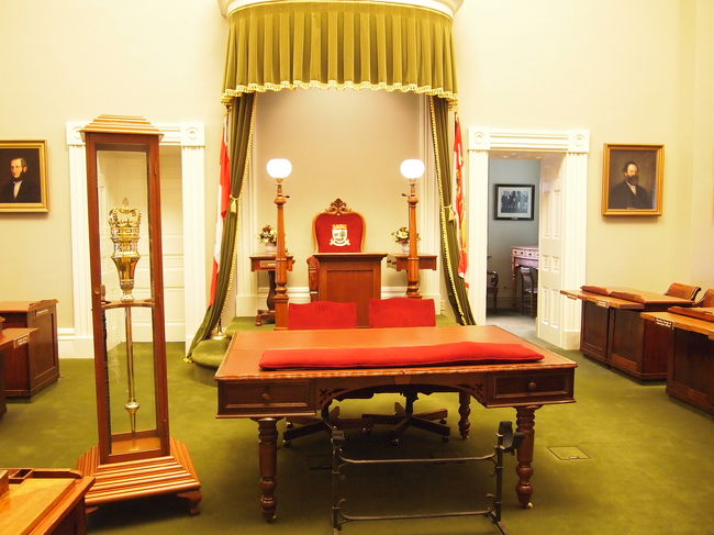 ここで1864年にカナダ連邦を形成して、植民地からの独立を話し合うために代表者会議が初めて行われた場所だそうです。<br />このため、プリンスエドワード島はカナダ建国の地と言われています。<br />