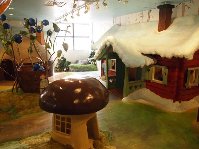 小さな家があったり<br />子供たちが好きそうな空間です。<br />