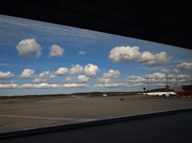 空港でスウェーデンの空にお別れ。<br />本当に北欧の空は美しくて何枚も写真を撮ってしまいました。