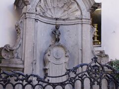 【3日目】
またしても早く起きて、小便小僧くんを見学に。
ほぼ誰もいませんでした。