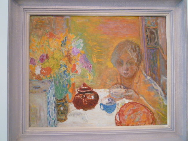 黄色がベースで明るいですね。