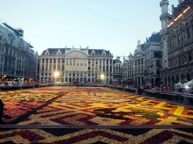 下に降ります。１時間以上、自由に動いて10時に再入場です。