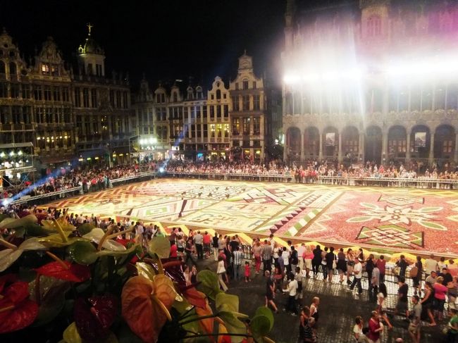 でも、レーザーショーで見て　納得はしたけれど、普通のライトアップの方がきれいだと思いました。