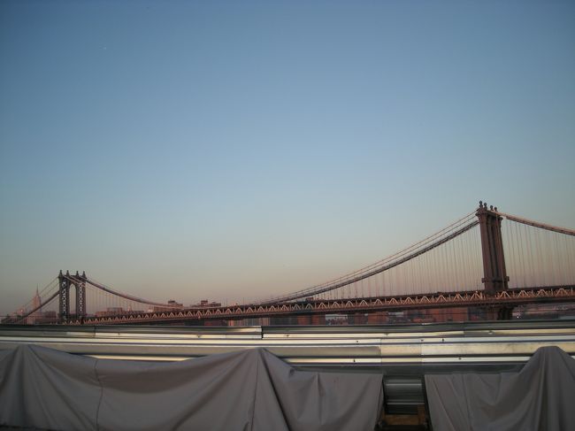 ブルックリンブリッジから見るマンハッタンブリッジ