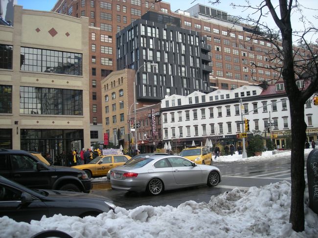 古い街並みをのこしつつ、新しく発展しているエリア。<br /><br /><br />という感じ。<br />14st 9aveと10aveのあいだ。