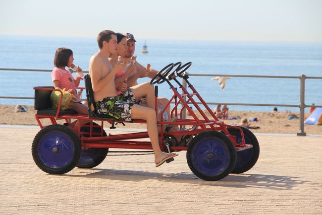 砂浜から上がって、しばし人間ウォッチング<br />と言うか、面白自転車ウォッチング