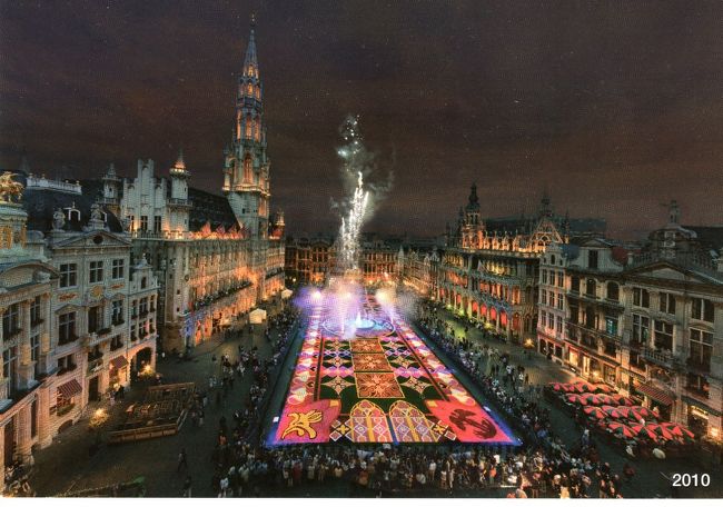 一昨年のカーペット！<br />きれいですね〜<br />今回は、ちょっとがっかり…