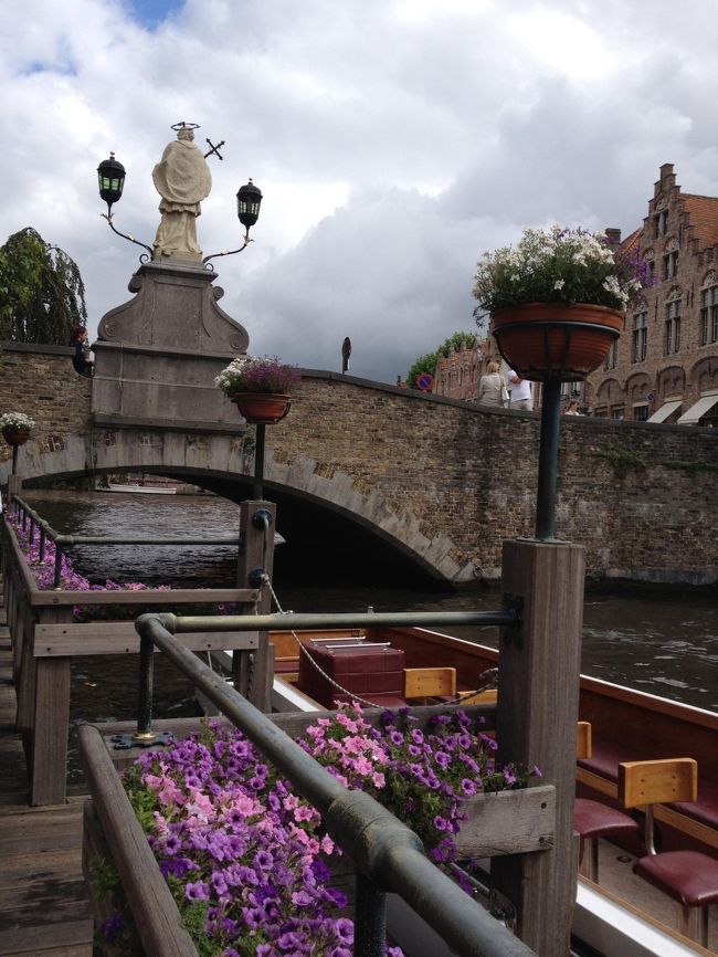 今からゴンドラにのります。<br />大人７．６ユーロ　子供３．４ユーロでした。