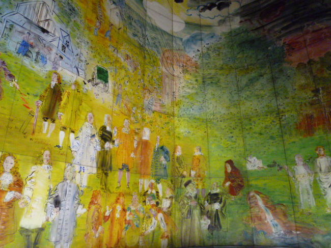 少し離れて全体像を見ても色合いがあざやか、賑やかなので楽しめます。<br /><br />この辺りは黄色〜緑が多い古代。