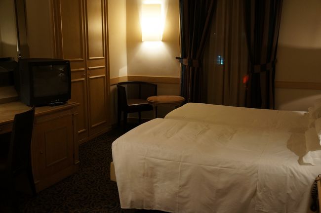 ようやくホテルにチェックイン。<br />やっとホッ。。