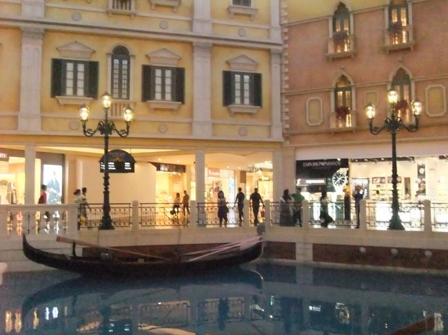 ヴェネチアンな雰囲気〜。実際行ったことはないけど。