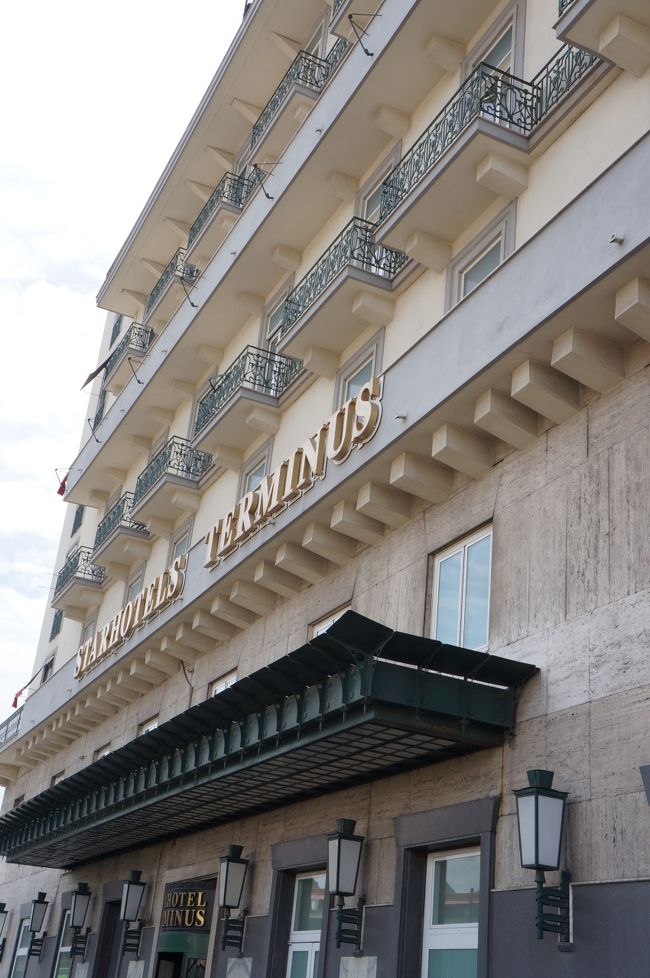 今回お世話になったホテルは“Ｓｔａｒｈｏｔｅｌｓ　Ｔｅｒｍｉｎｕｓ”。<br />駅前のホテルは危ないって言われるけど、鉄道で旅する時は駅近が便利。<br />シャワーの水圧が若干低かったけど、清潔でまずまずなホテル。