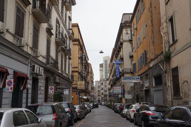 いきなり下町っぽいな〜。<br />