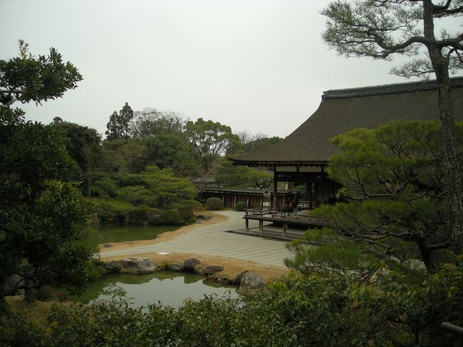 離れ（霊明殿）から