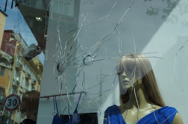 美味しいピッザを堪能したとこで、ホテルに戻りましょ。<br />途中目に飛び込んできたお店。<br />こ、これって・・・