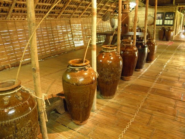 屋外展示　少数民族建物の内部