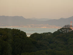 ●朝の風景＠グランドプリンスホテル広島

朝になりました。
日が昇ってから、まだ間もないです。
