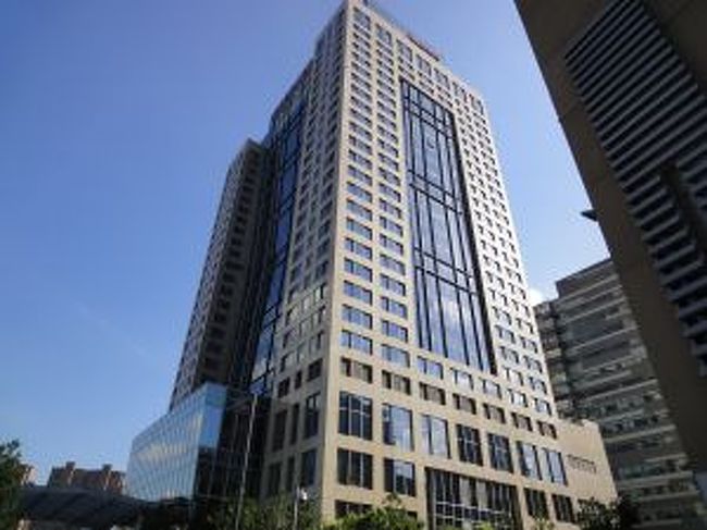 上海のホテルは仕事先に近い<br />マリオット ホテル チャンフェン パーク (上海新発展亜太万豪酒店）に。<br />長風公園の目の前にあり、隣には長風景畔広場というショッピングモールがあります。<br />地下鉄の駅からは遠いですがタクシー移動がメインなら問題なしです。