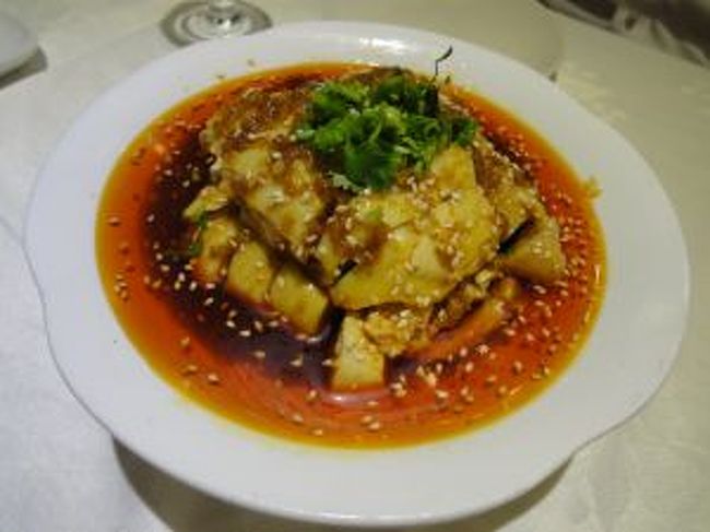 中山公園の龍之夢購物中心にある過門香です。<br /><br />日本のチェーン店（でいいのかな？）です。<br /><br />メニューは日本語併記されています。<br />日本語がOKかどうかはわかりませんでした。<br />子供イスありです。<br /><br /><br />蒸し鶏の秘伝ダレ