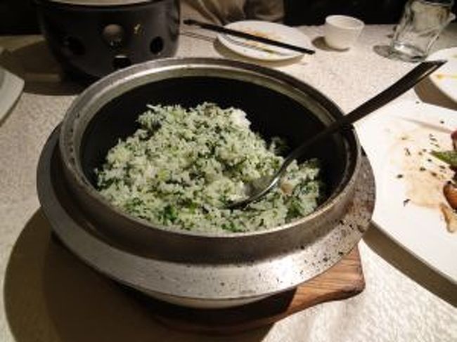 チャーハン<br />お値段がリーズナブルだったので、量が少ないのかと思ったら<br />デカいお釜でくるからびっくり！！<br />どうがんばったって食べきれないよ(笑)<br /><br /><br />今回もお茶を頼みました。<br />香りも味も、う〜ん…<br />可もなく不可もなく？？<br /><br />全体的にまぁまぁ？だと思います。