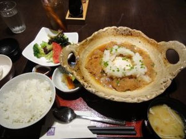 チキンかあさん煮定食<br /><br />日本とかわらず美味しかったです。<br />ボリュームがありますね〜<br />確かどのメニューもごはんのおかわり自由だったような？？<br />おかわりしてないのではっきり覚えてませんが…<br />