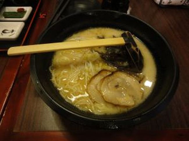 長風景畔広場にある千味ラーメンです。<br /><br />いつの時間帯も割と人が入ってます。<br />子供イス・子供用食器ありです。<br /><br /><br />千味ラーメン