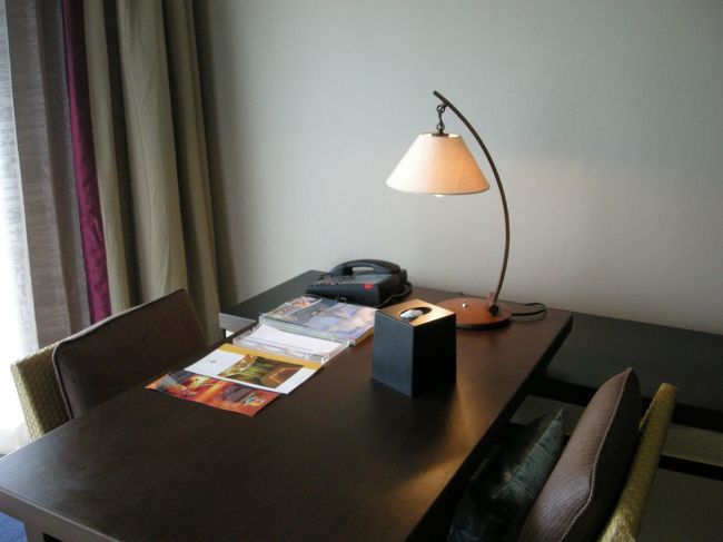 書斎デスク（リビング）