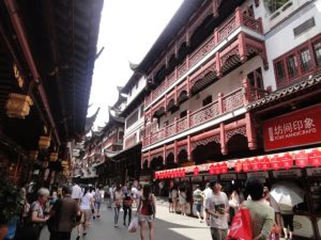 上海滞在中、唯一観光へ向かったのが豫園。