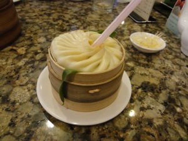 蟹黄灌汤包<br /><br />みんな食べてたので思わず追加してしまいました。