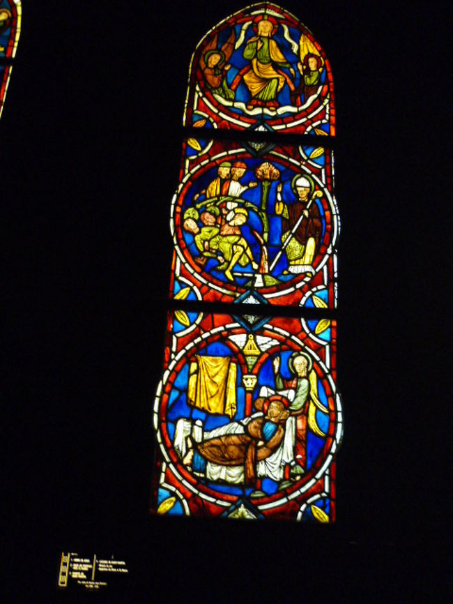 何かの物語を描いているんでしょうね。<br />さて一体なんだろう。