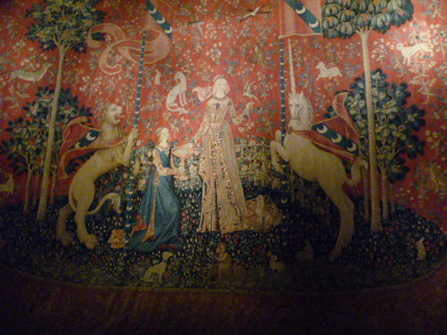 これは「味覚」かな・・<br /><br />なお、貴婦人は聖母マリア、一角獣はキリストの象徴だとかなんとか。