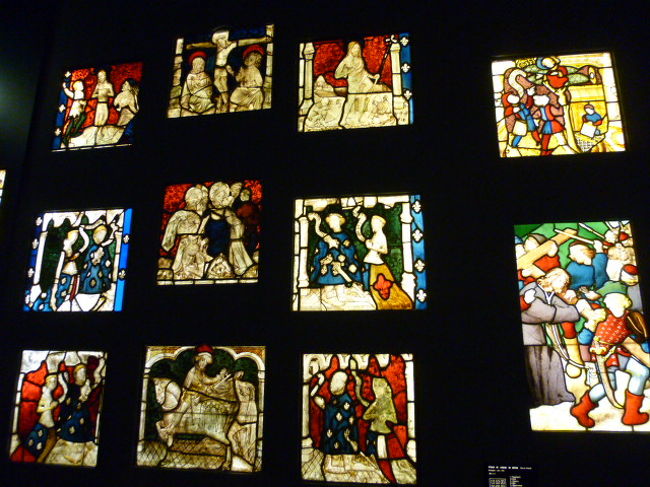 ステンドグラスはやっぱりいいなあ。