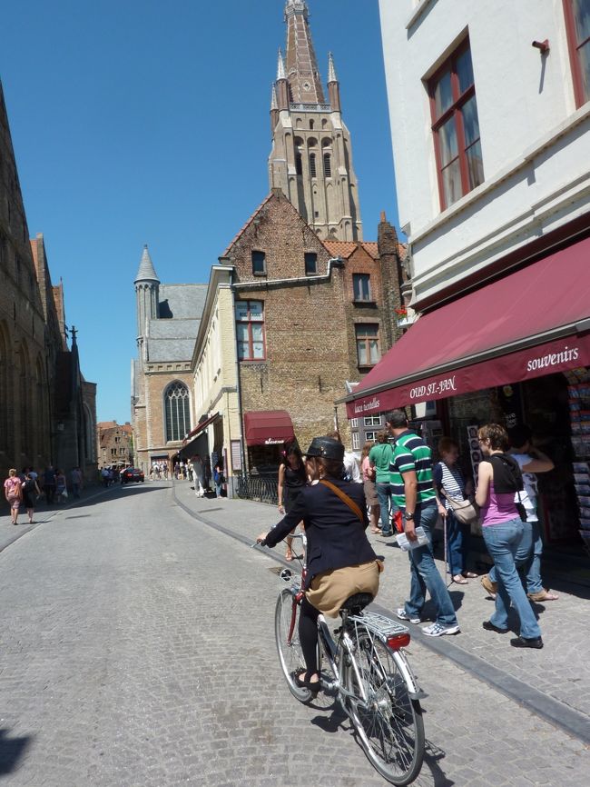 聖母教会が見えてきました。