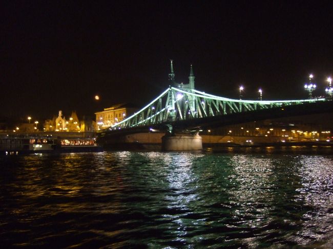 ﾄﾞﾅｳ川ｸﾙｰｽﾞ