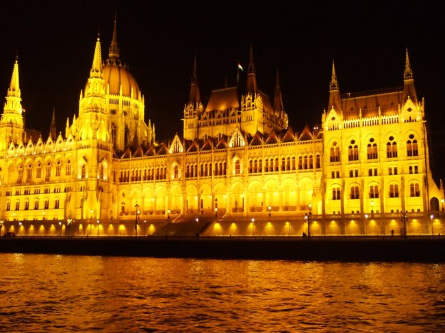 ﾄﾞﾅｳ川ｸﾙｰｽﾞ<br /><br />国会議事堂