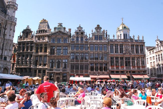 グランプラスではこの週末はジャズフェスタが開催。タダでジャズを聴けてラッキーでした。