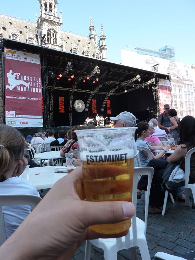 一杯飲みながらのジャズ鑑賞。至福です。