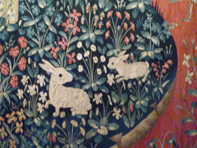 タペストリー拡大。<br /><br />無邪気なうさぎたちがかわいいです。