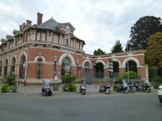 15分くらいで最寄りバス停到着。<br /><br />chateauというバス停だったような？<br />こちらが降りたバス停の前の写真。