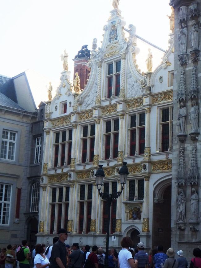 市役所横にある、公文書館です。博物館になっているそうです。