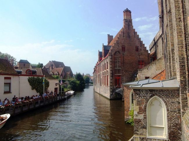 運河です。<br />ここをクルーズするんですね！期待に胸が高くなる？いや、高まるのでした〜