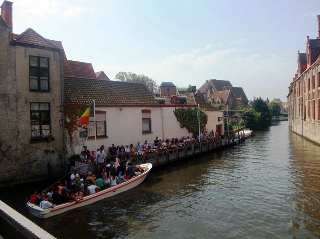 クルーズ船が見えています。