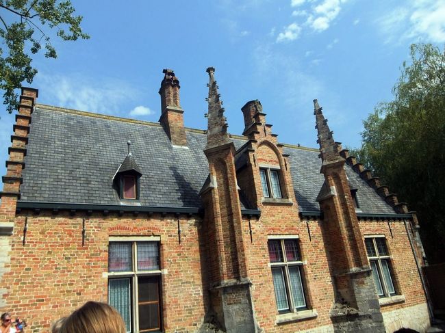 愛の湖公園の近く、ベギン会修道院に行く途中にあります。<br />ビール工場の横ではないかと思います。<br />（私の記憶は、いつも間違っているような…）