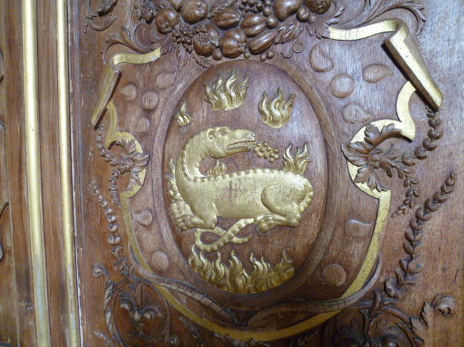 フランソワ一世のトレードマークだそうです。<br />「火トカゲ」<br /><br />ポケモンのキャラクターみたいです！