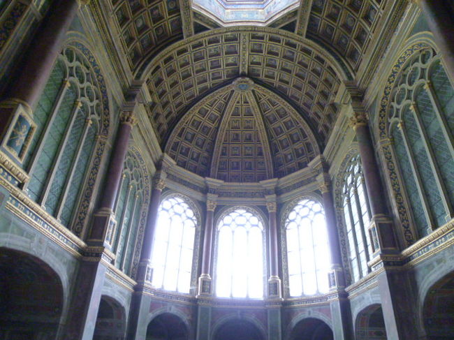 緑色が基調で落ち着きますね。もちろん豪華ですけど。