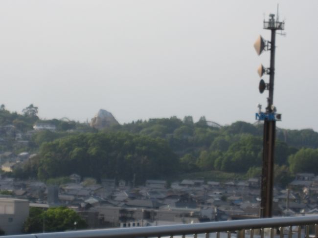 <br />目を北の方に向けると、懐かしい奈良ドリームランド（平成１８年閉園）が見えてます。<br />親子３代、楽しませてもらった遊園地でした。