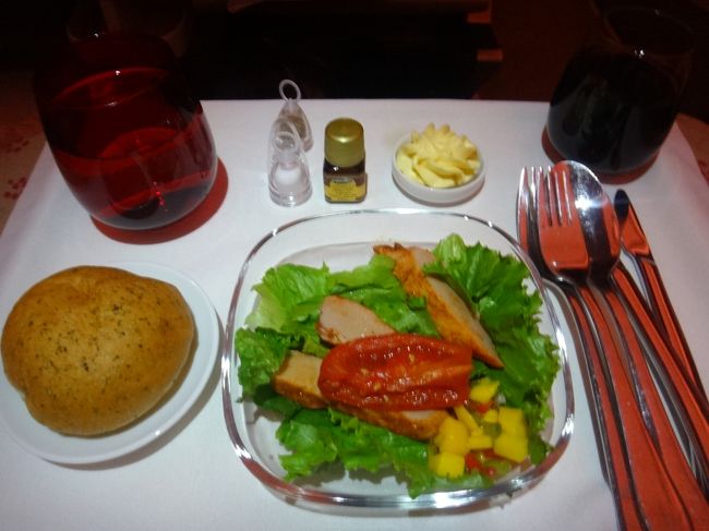 MexicoからSao Pauloまで行くTAM航空<br />機内で出される機内食の写真。