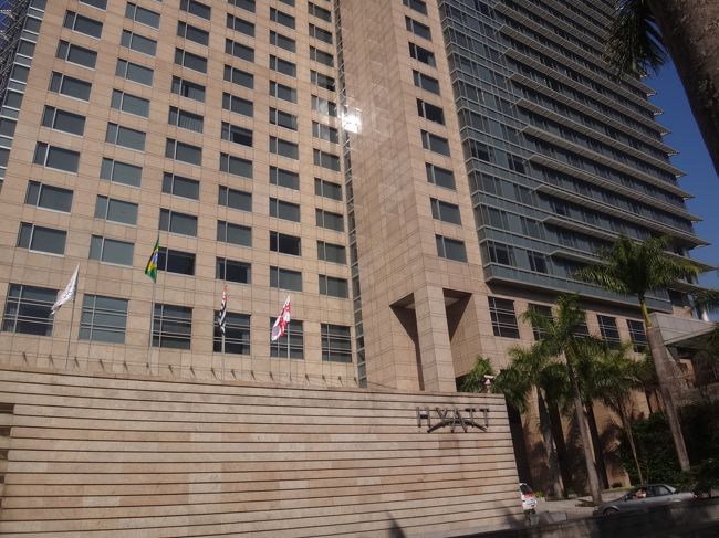 『GRAND HYATT SAO PAULO』<br /><br />グランドハイアットサンパウロホテルにチェックイン<br />します。<br /><br />http://hyatt.com/hyatt/wwg/hotels/saogh/index.jsp?language=ja