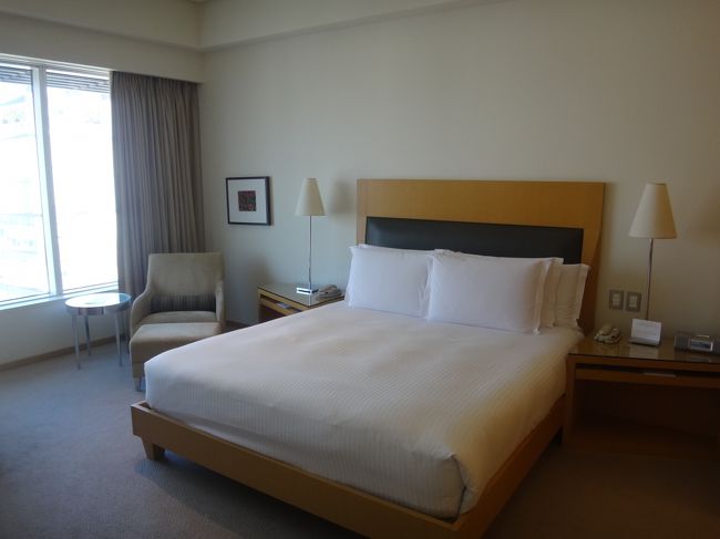 『GRAND HYATT SAO PAULO』<br /><br />グランド・ハイアット・サンパウロ<br />クラブキングルーム41平米のお部屋の写真<br /><br />ダブルベッドです。